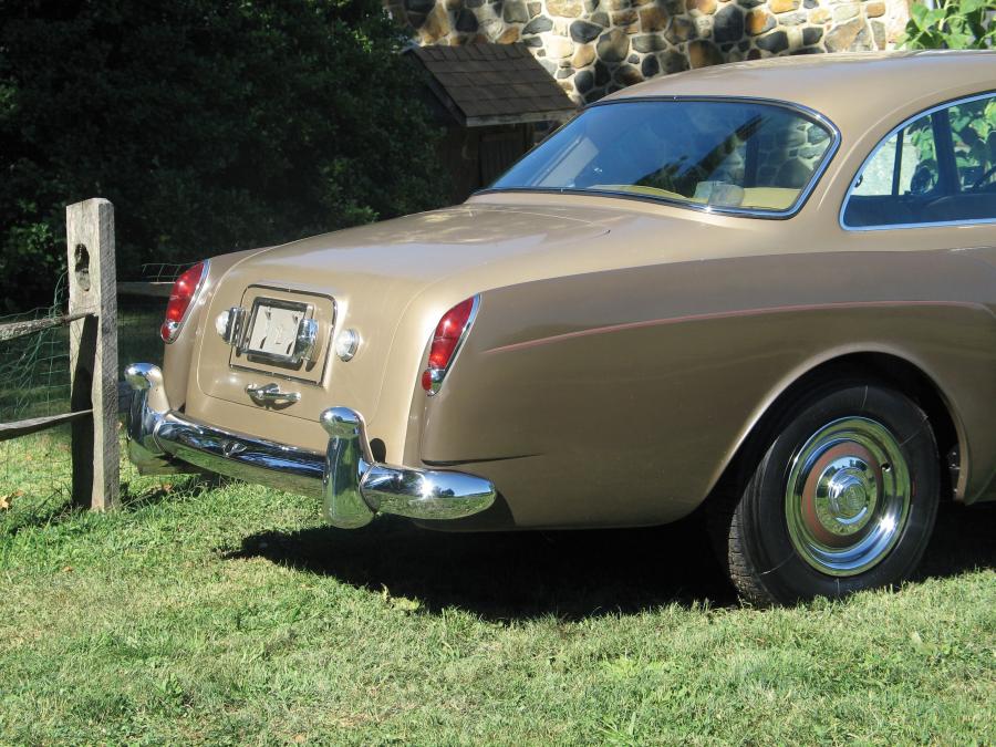 Детали экстерьера Bentley S2 Continental 1962 года  (фото 3 из 12)